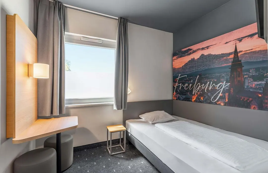 B&B Hotel Freiburg-Süd-1